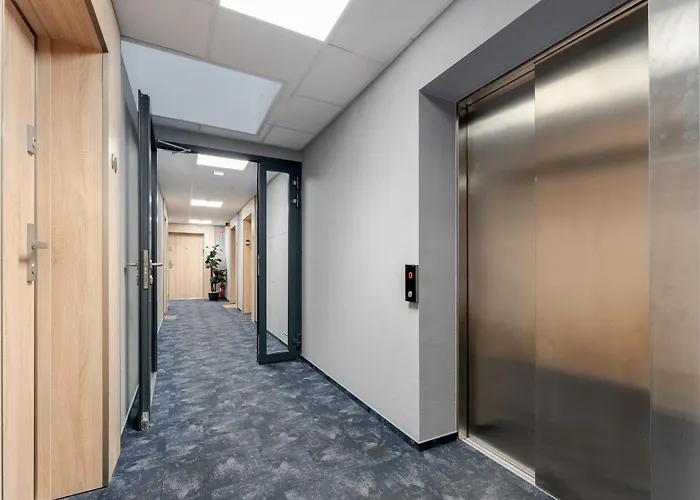 Glowny Comfort By Bookinghost *