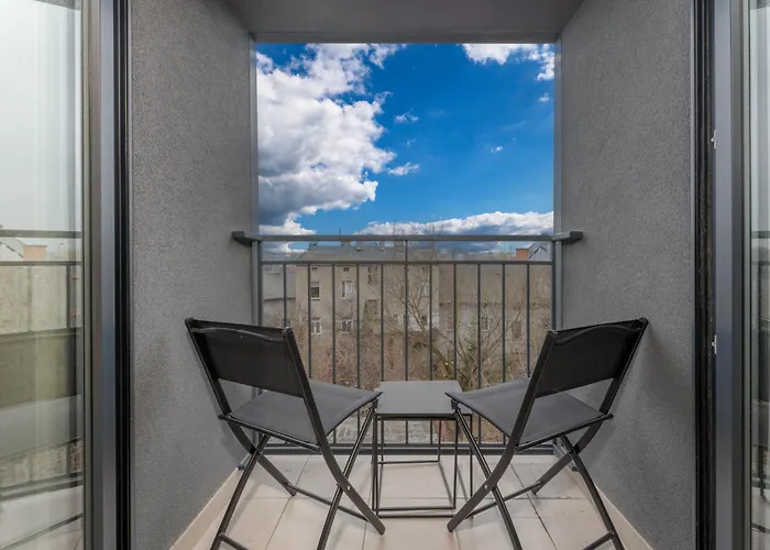 Glowny Comfort By Bookinghost