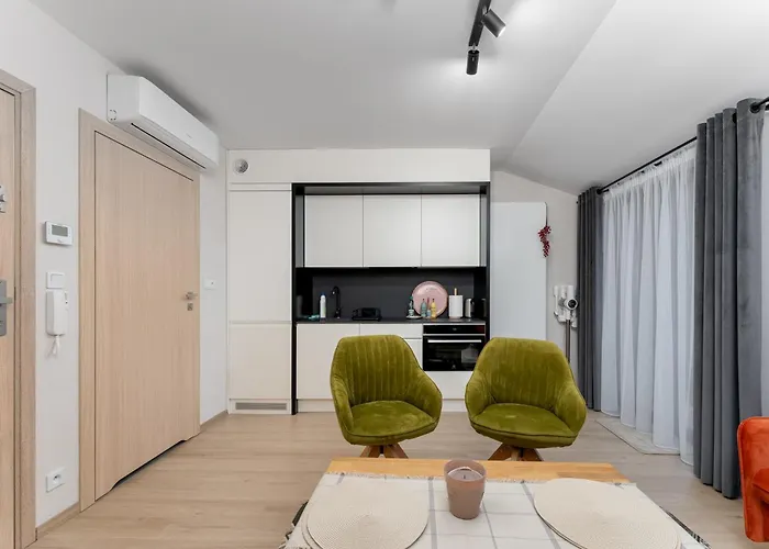 Glowny Comfort By Bookinghost *