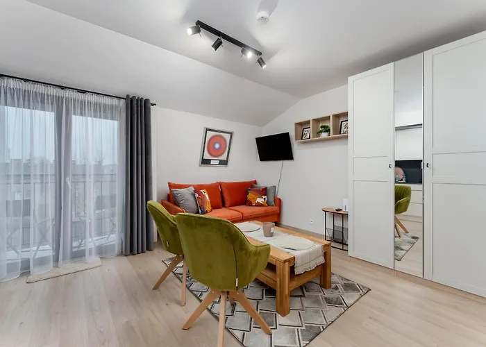 Glowny Comfort By Bookinghost